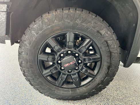 Used 2024 GMC Sierra 3500 AT4 w/ AT4 Premium Plus Package AWD/4WD image 34