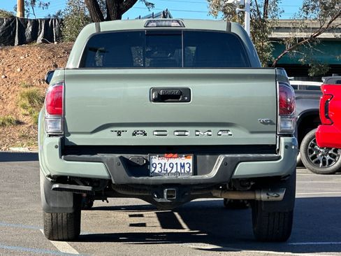 Used 2022 Toyota Tacoma TRD Sport image 4