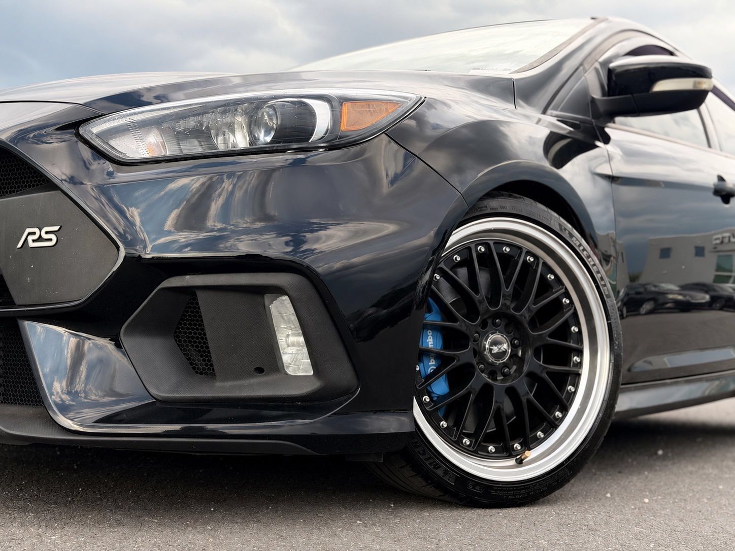 Used 2017 Ford Focus RS AWD/4WD image 2