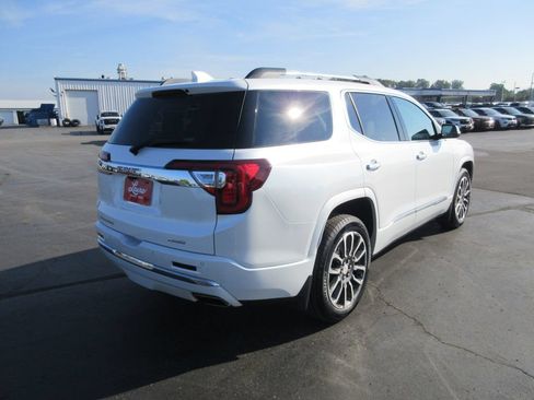 Certified 2022 GMC Acadia Denali w/ Denali Ultimate Package AWD/4WD image 6