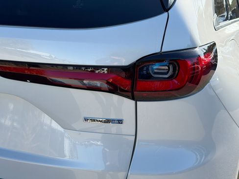 Used 2025 MAZDA CX-70 Plug-In Hybrid w/ Premium Pkg image 10