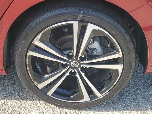 Certified 2021 Nissan Sentra SR image 9