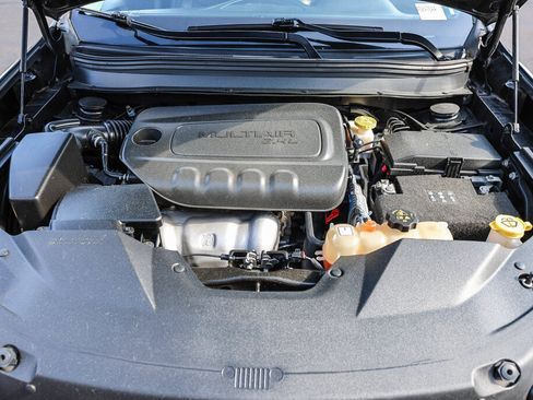 Used 2019 Jeep Cherokee Limited FWD image 15