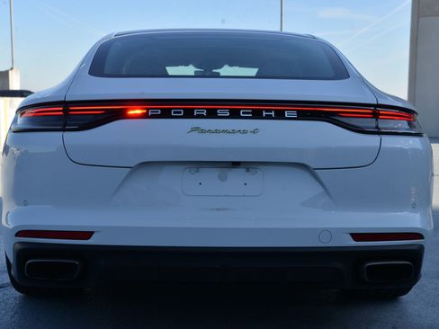 Certified 2022 Porsche Panamera 4 image 5