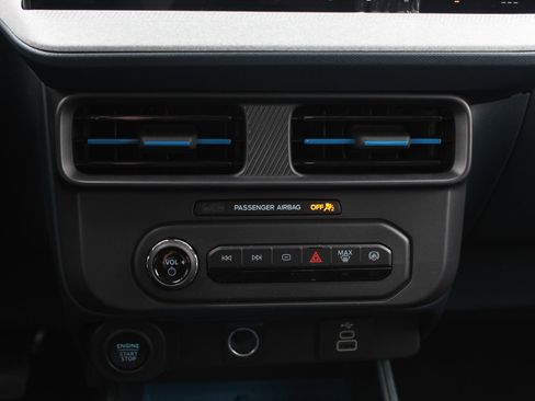 New 2025 Ford Maverick XLT w/ XLT Luxury Package FWD image 18