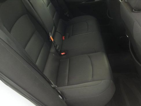 Used 2017 Chevrolet Malibu LT FWD image 13