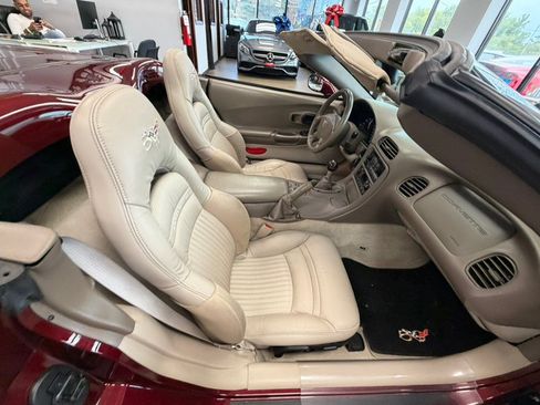 Used 2003 Chevrolet Corvette Convertible w/ Preferred Equipment Group1 RWD image 46