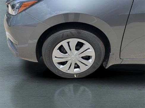 Used 2025 Nissan Versa S w/ Trunk Package image 3