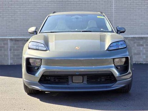 New 2024 Porsche Macan 4 Electric image 41
