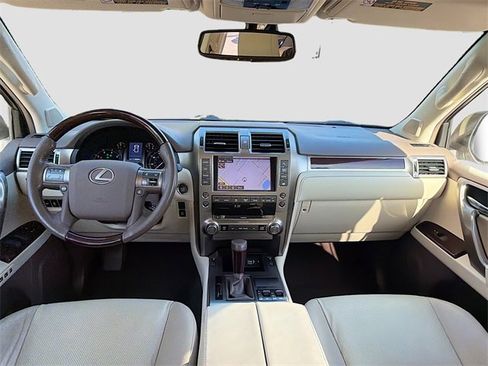 Used 2018 Lexus GX 460 image 15
