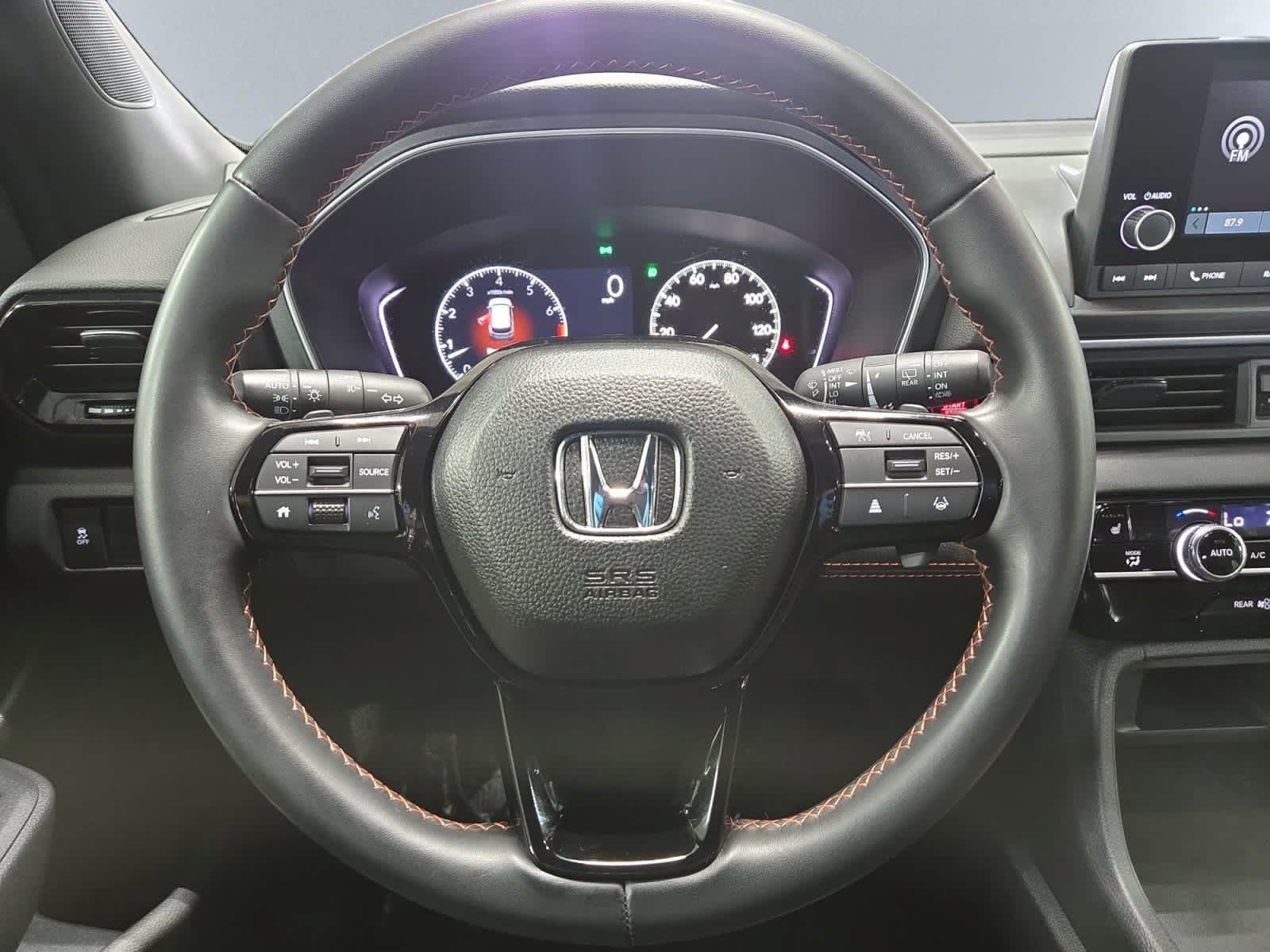 Used 2025 Honda Pilot Sport image 18