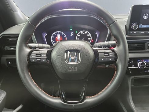 Used 2025 Honda Pilot Sport image 18