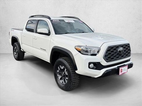 Certified 2022 Toyota Tacoma TRD Off-Road image 3