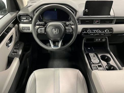 New 2025 Honda Pilot EX-L image 16