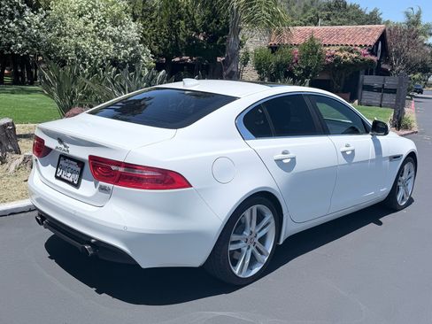 Used 2017 Jaguar XE Prestige AWD/4WD image 6