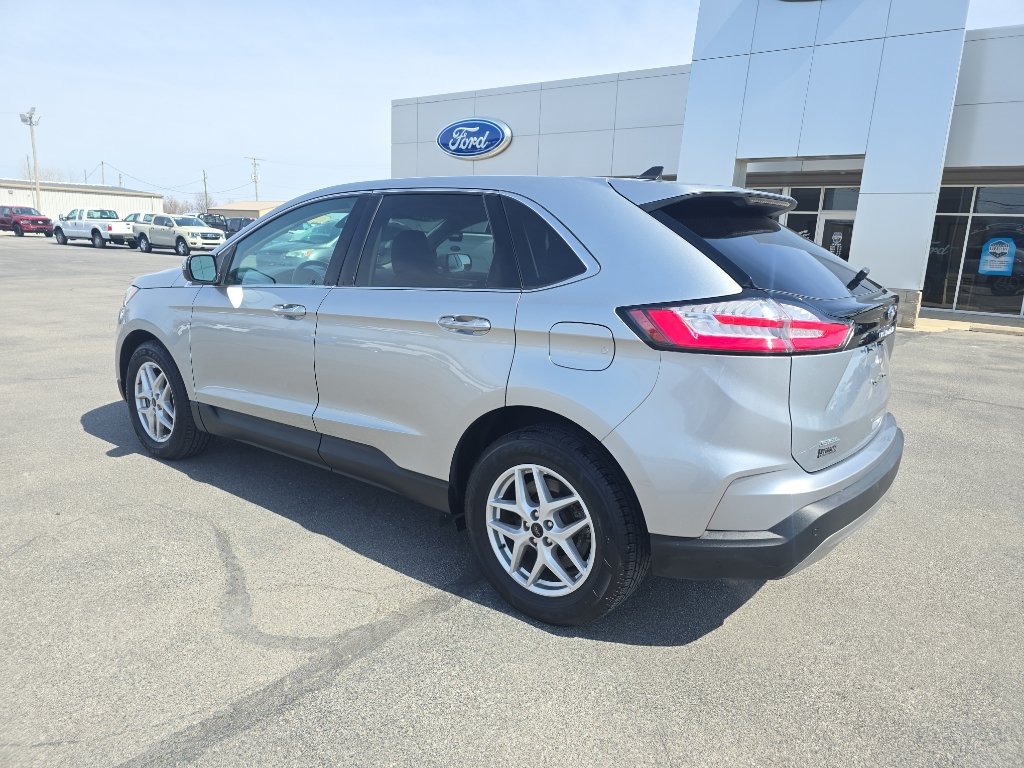 Used 2023 Ford Edge SEL AWD/4WD image 3