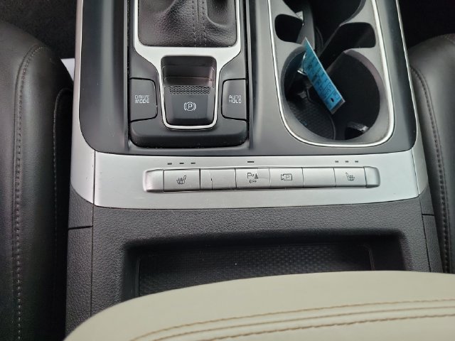 Used 2024 Kia Carnival LX FWD image 35