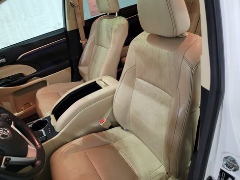 Used 2015 Toyota Highlander Limited image 10