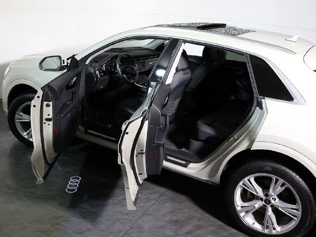 Used 2023 Audi Q8 Premium w/ Convenience Package AWD/4WD image 5