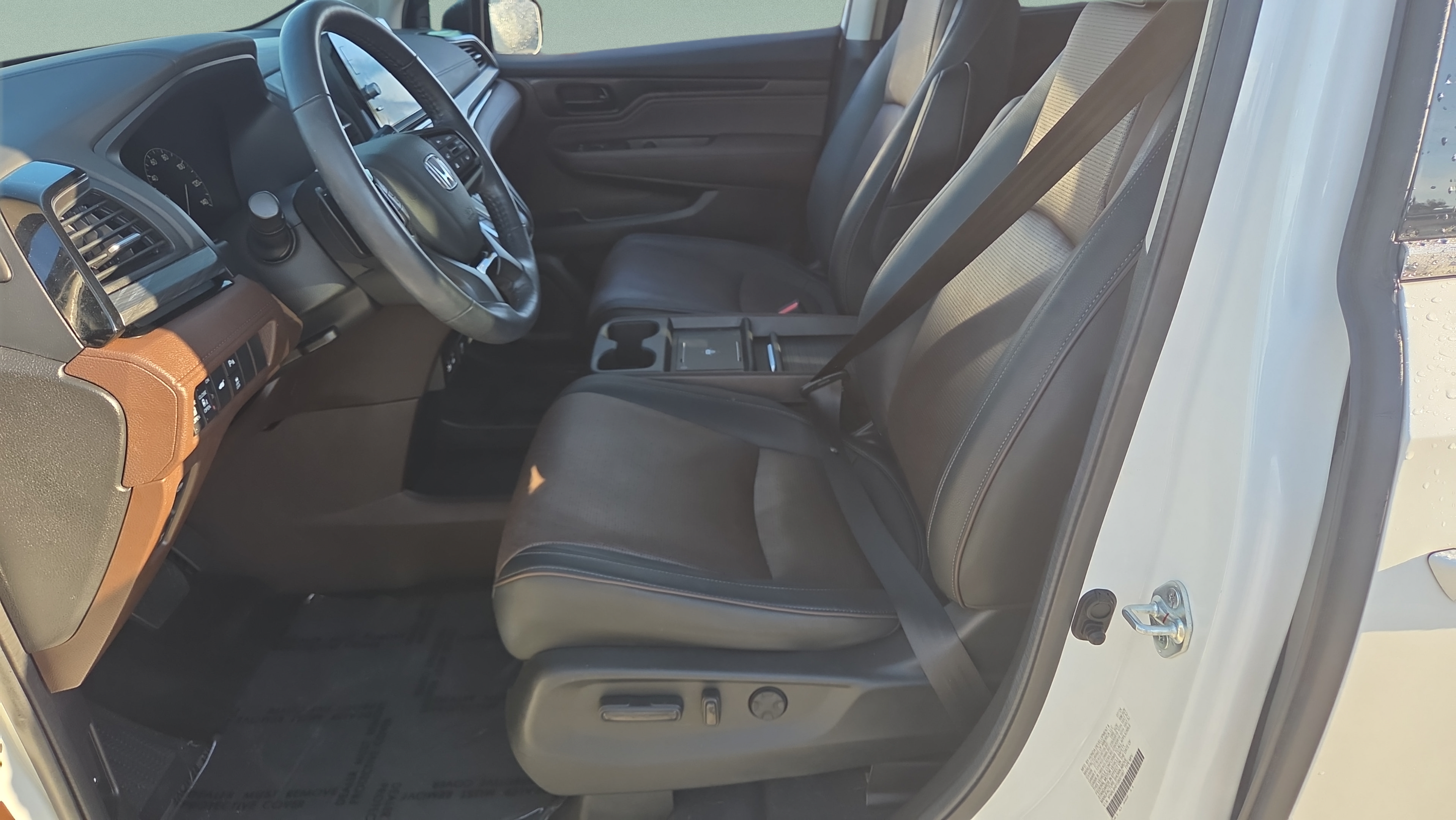 Certified 2025 Honda Odyssey Elite image 9