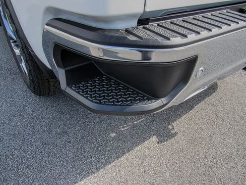 New 2026 GMC Sierra 1500 SLT w/ SLT Premium Package image 9