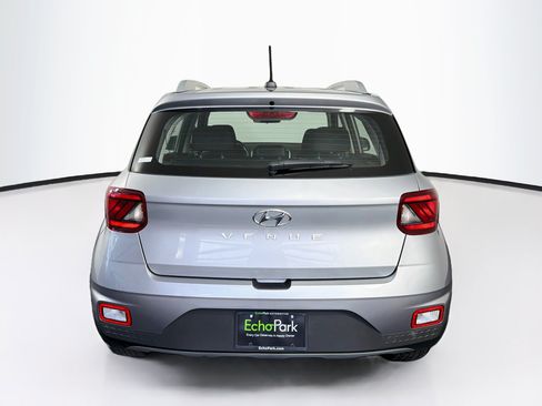 Used 2025 Hyundai Venue SEL FWD image 7