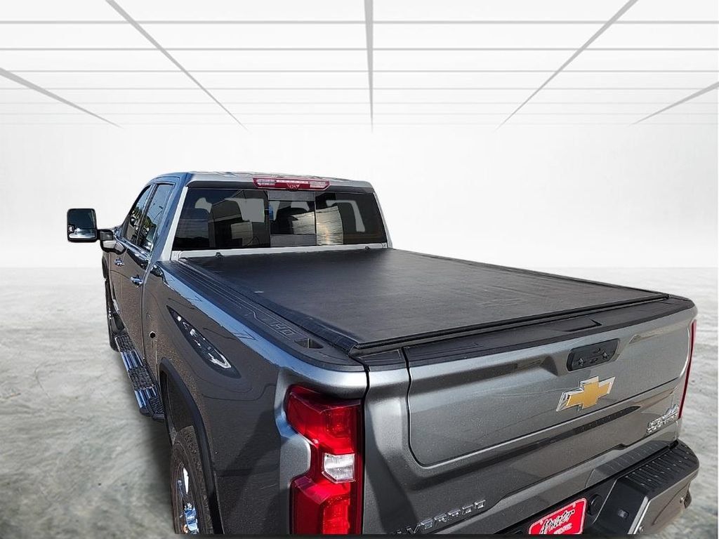 Used 2024 Chevrolet Silverado 3500 High Country w/ High Country Premium Package AWD/4WD image 5