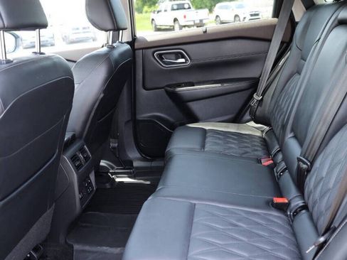 Used 2023 Nissan Rogue Platinum w/ Platinum Premium Package AWD/4WD image 17