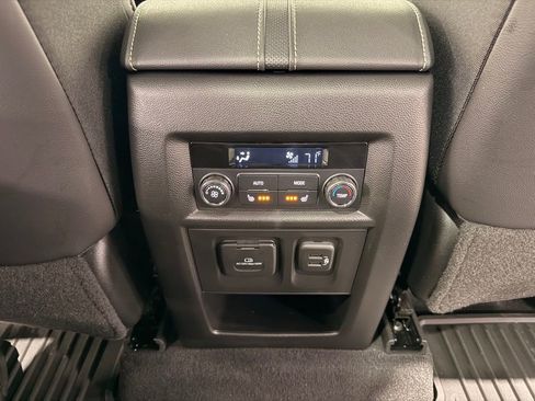 Certified 2023 Chevrolet Traverse Premier image 22