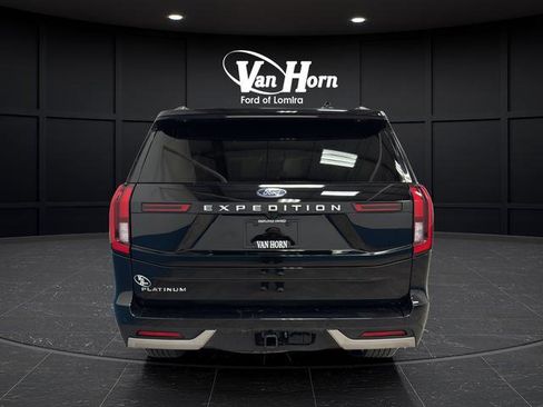 Used 2025 Ford Expedition Platinum AWD/4WD image 4