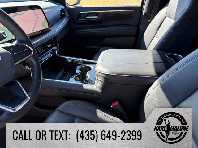 Used 2025 Chevrolet Suburban LT AWD/4WD image 23