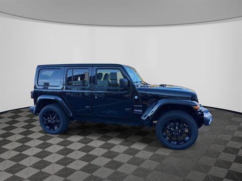 Used 2024 Jeep Wrangler Unlimited Sahara image 4