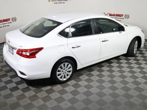 Used 2017 Nissan Sentra SV image 4
