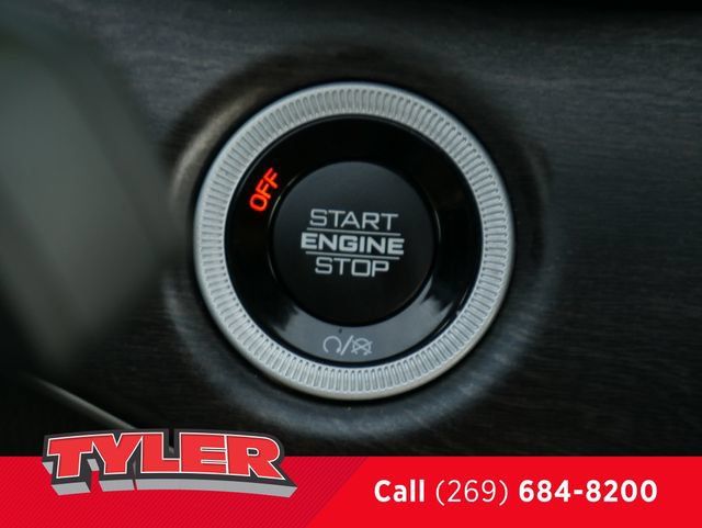 Certified 2024 Jeep Grand Cherokee Limited w/ Black Appearance Package AWD/4WD image 29