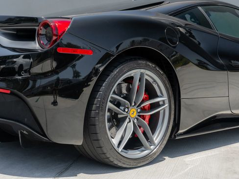 Used 2018 Ferrari 488 GTB RWD image 47
