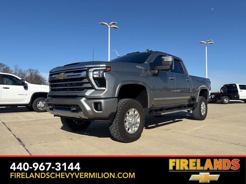 Used 2024 Chevrolet Silverado 3500 High Country w/ Technology Package image 1