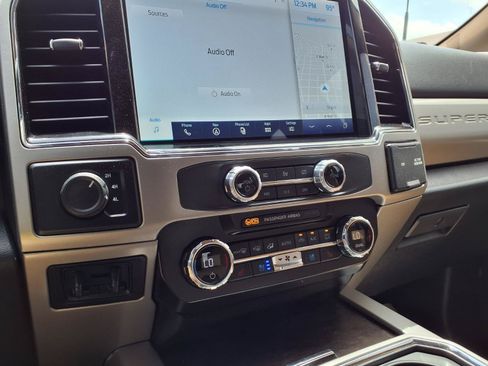 Used 2022 Ford F350 Lariat w/ Lariat Value Package AWD/4WD image 6