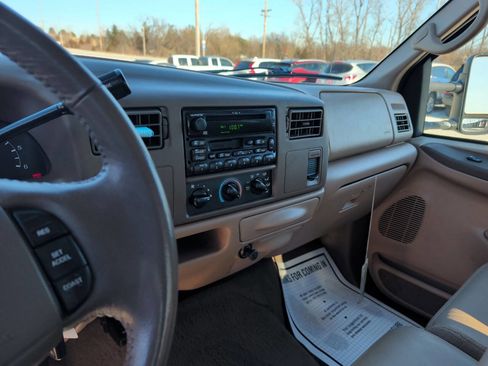 Used 1999 Ford F250 Lariat image 16