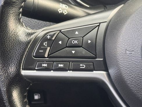 Certified 2020 Nissan Rogue SV w/ Premium Package FWD image 16