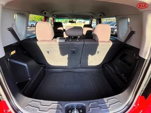 Used 2013 Kia Soul FWD image 13