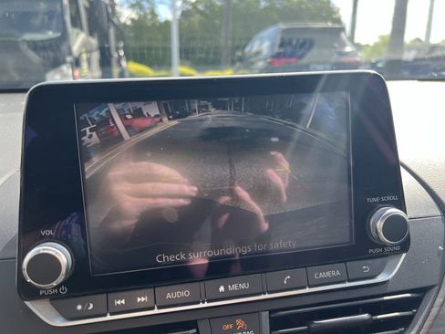 Used 2024 Nissan Altima 2.5 SV image 25