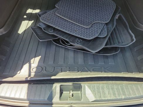 Used 2019 Subaru Outback 2.5i AWD/4WD image 11