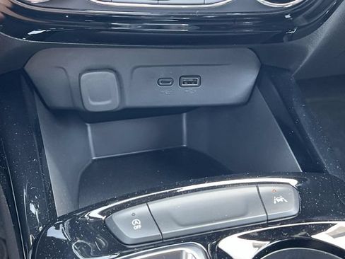 Used 2025 Chevrolet Trax RS w/ Driver Confidence Package FWD image 20