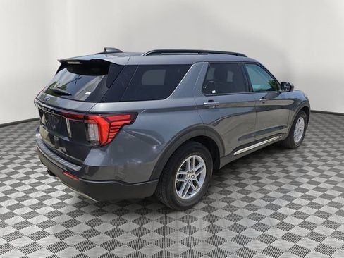 Certified 2025 Ford Explorer Active w/ Active Comfort Package RWD image 4
