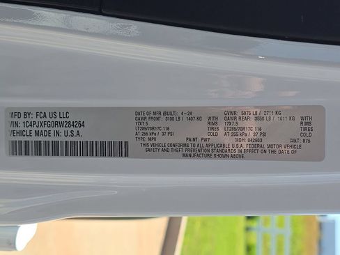 Used 2024 Jeep Wrangler Unlimited Rubicon AWD/4WD image 34