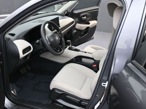 Used 2025 Honda HR-V LX image 11