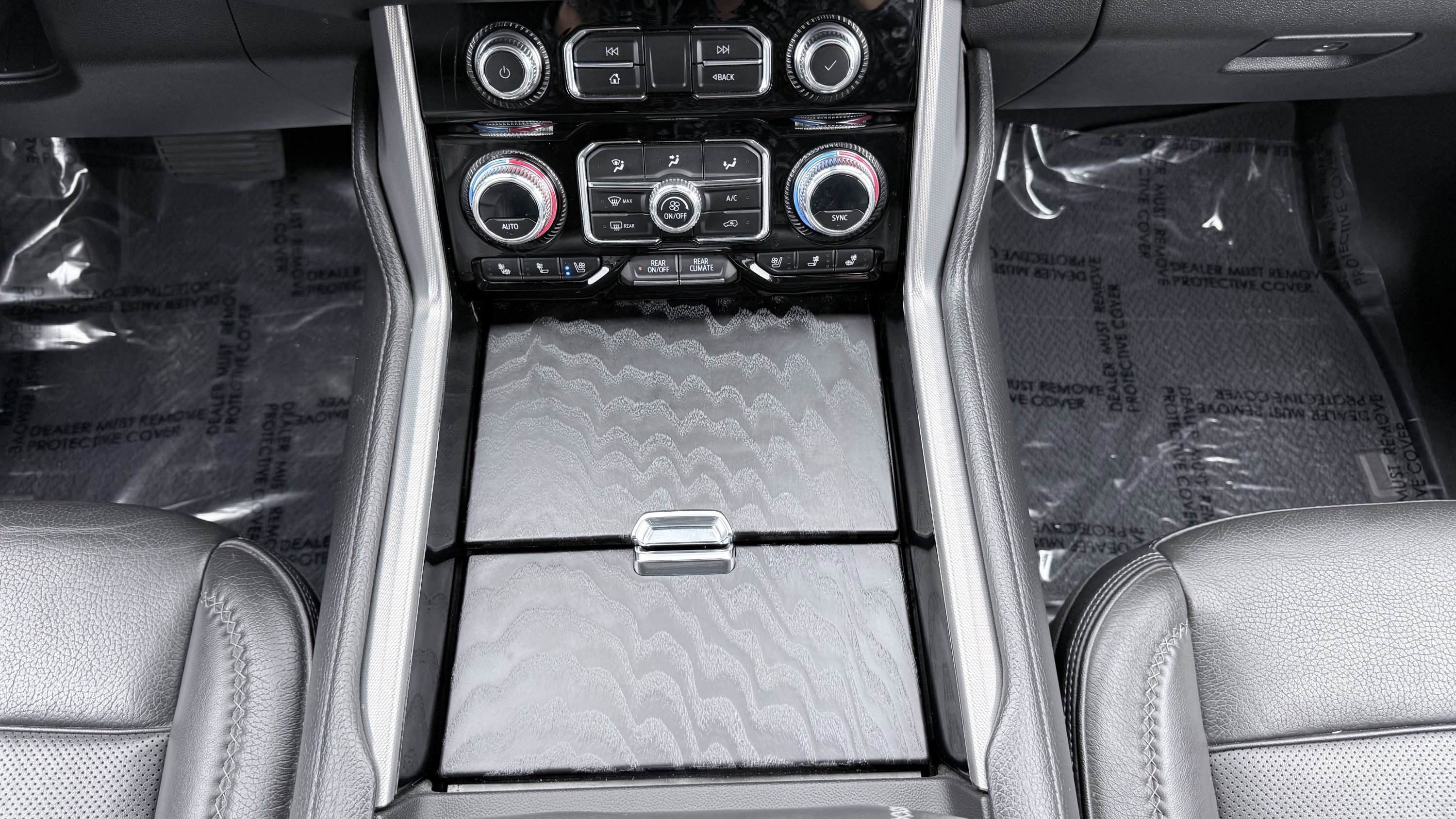 Used 2023 GMC Yukon Denali RWD image 54