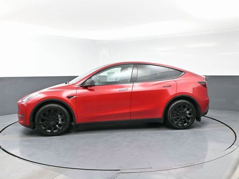 Used 2023 Tesla Model Y Long Range image 7