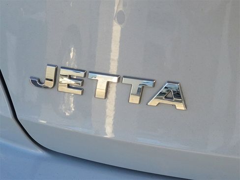 Used 2019 Volkswagen Jetta SE image 7