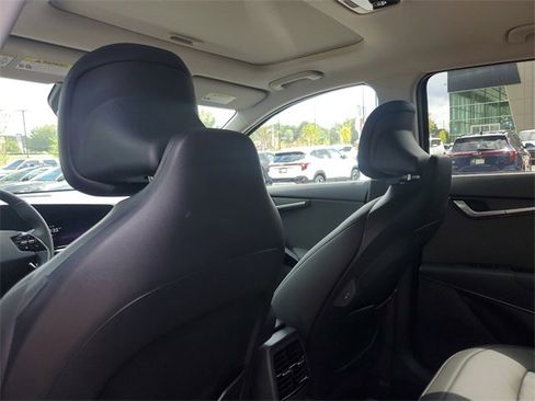 New 2025 Kia Niro SX Touring image 12